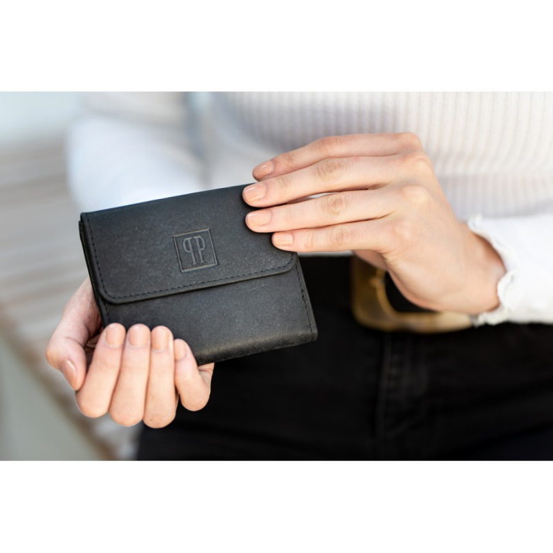 Kožená malá dámska čierna peňaženka PP