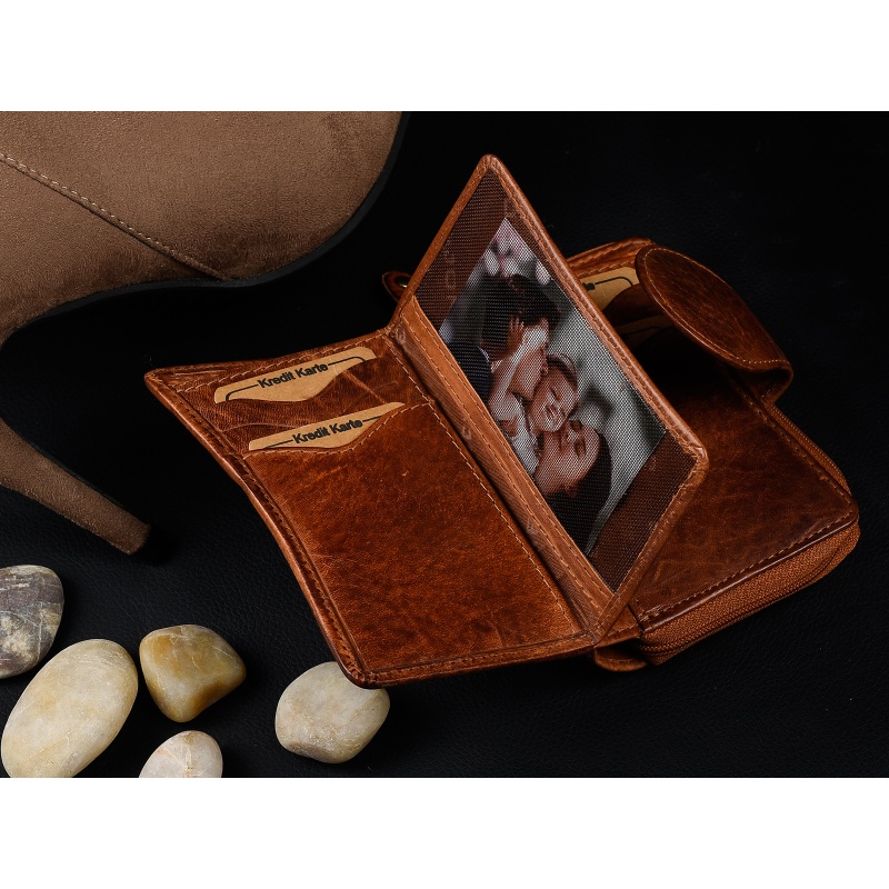 Dámska hnedá kožená peňaženka ANTONIA