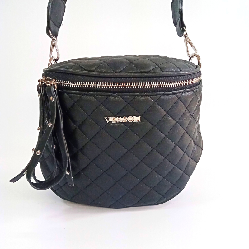 Čierna dámska crossbody kabelka na zips, s prešívaným vzorom. Cez plece, na rameno, cez telo