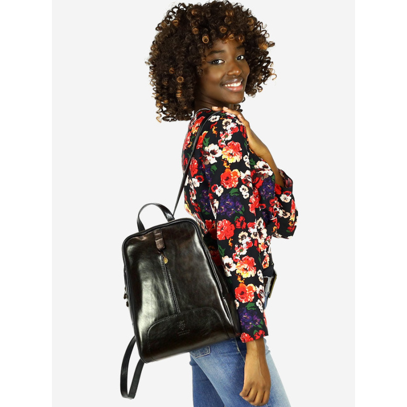 Kožený dámsky čierny batoh Vera Pelle "BRONTE"