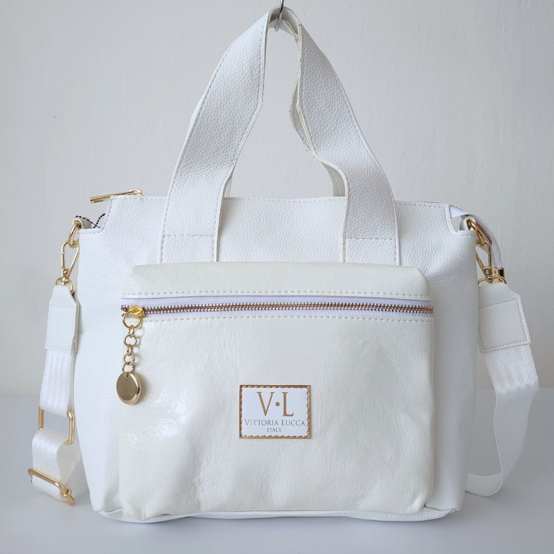 Dámska biela kabelka do ruky so zapínaním na zips. Cez telo, crossbody, cez plece.