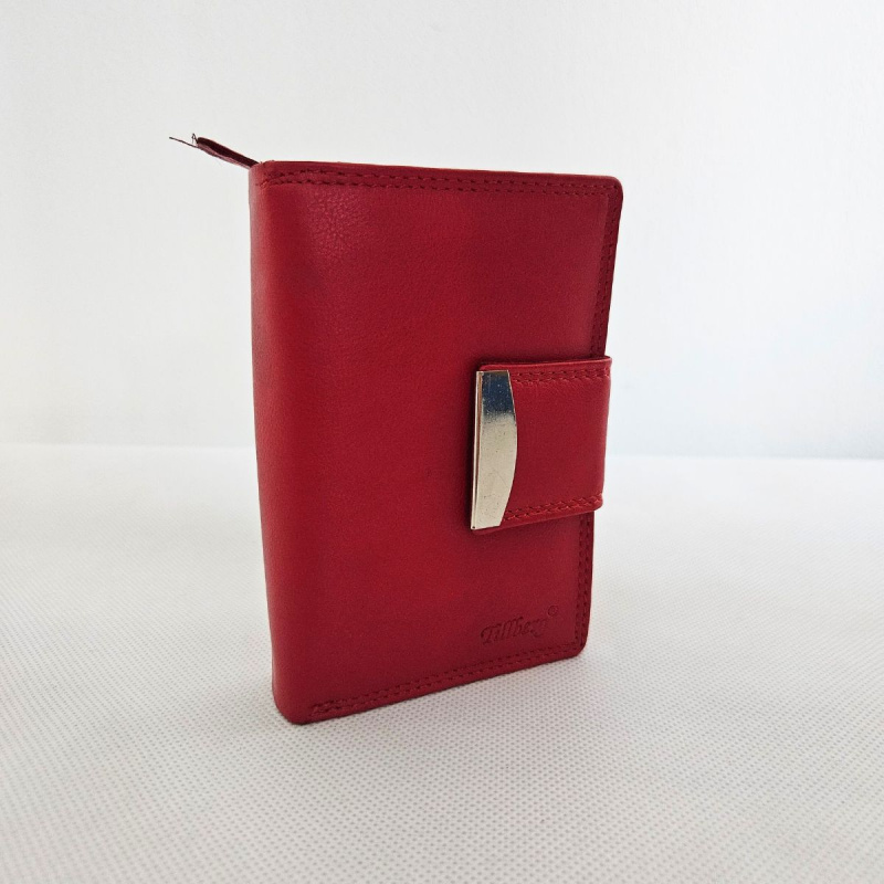 Dámska kožená červená peňaženka so zapínaním na patent (kovový cvok) a zips