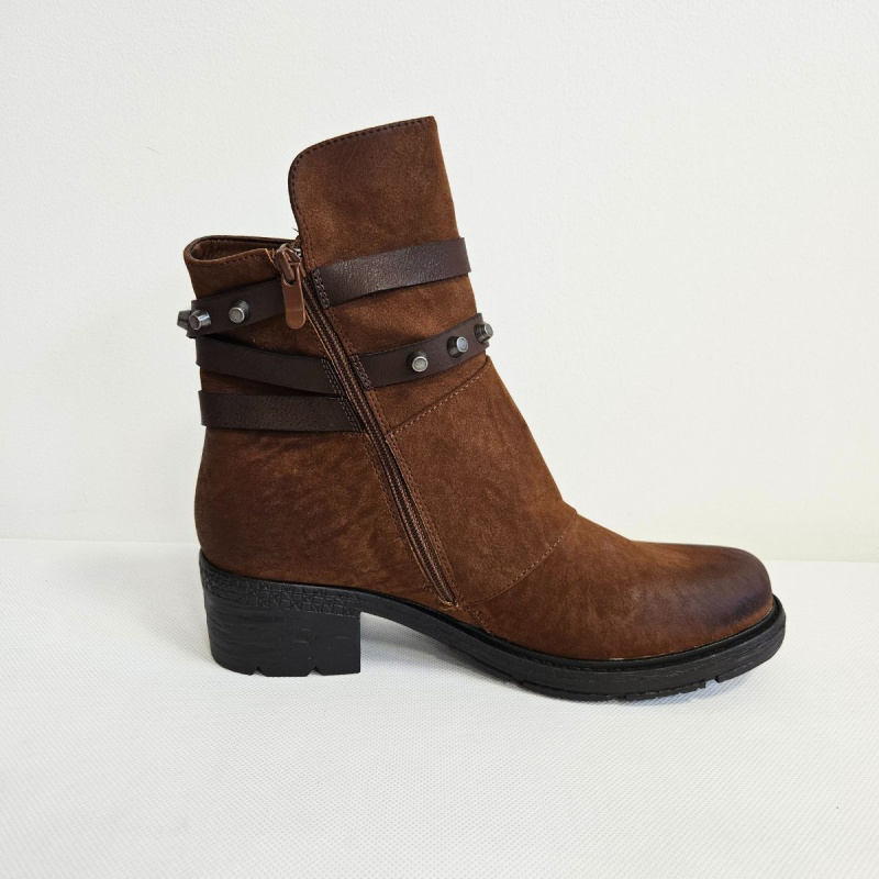 Dámske hnedé semišové čižmy HELA