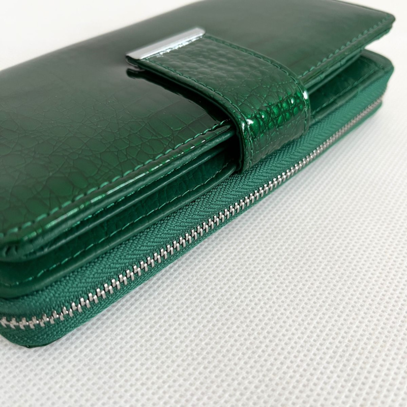 Dámska kožená zelená peňaženka DOROTA