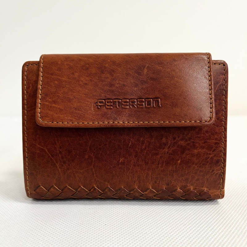 Dámska kožená koňaková peňaženka s pleteným zdobením