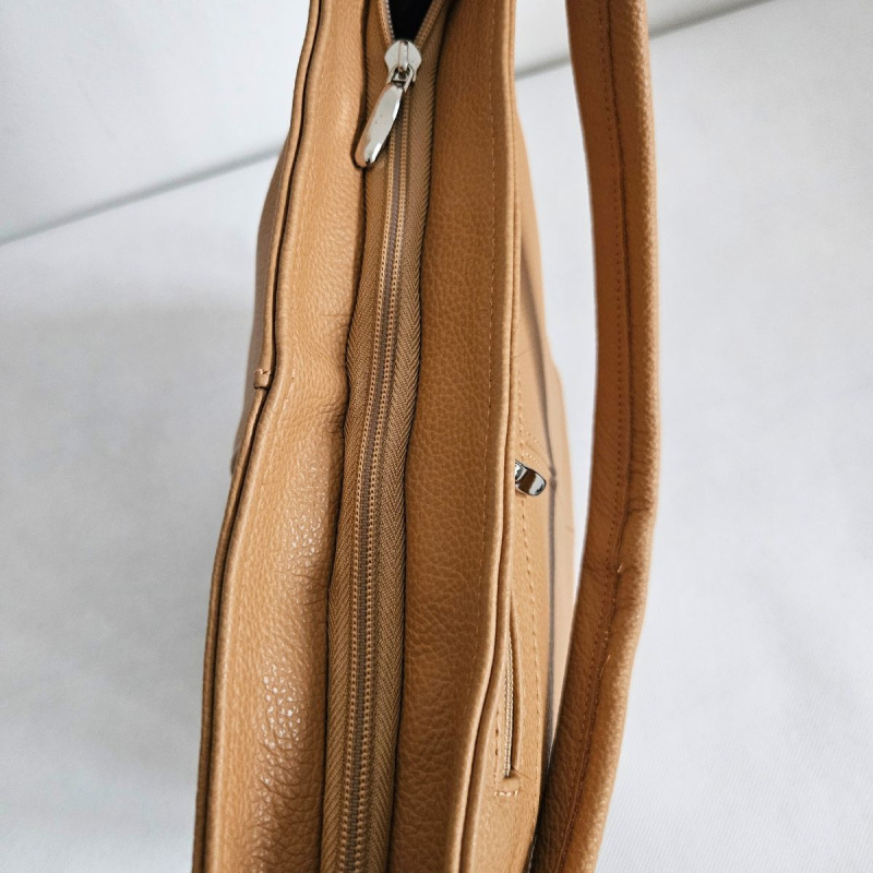 Svetlohnedá kožená kabelka na rameno CAMEL