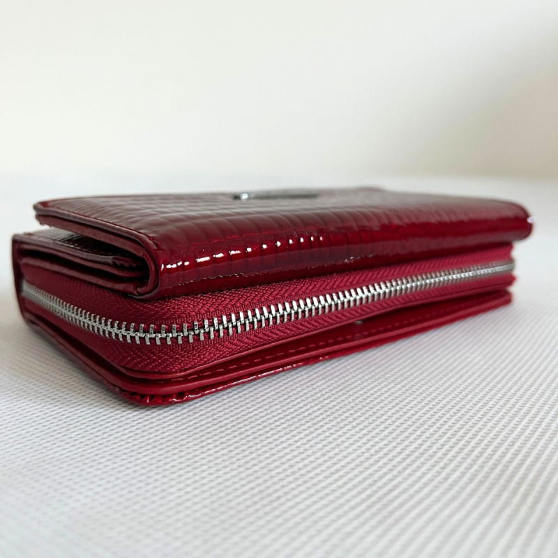 Kožená dámska lesklá peňaženka J. JONES