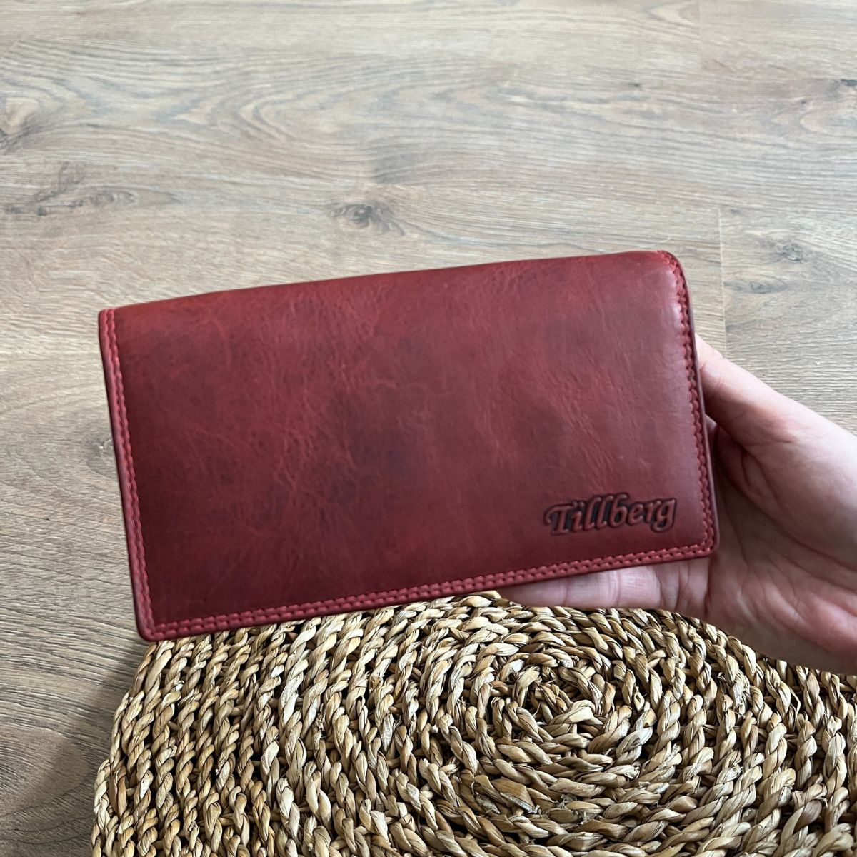 Veľká dámska kožená peňaženka červená