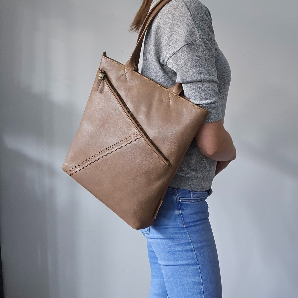 Dámska kožená kabelka taupe Kira