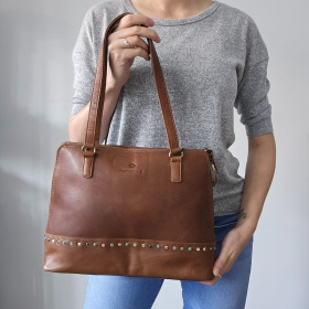 Dámska kožená kabelka piesková na rameno crossbody