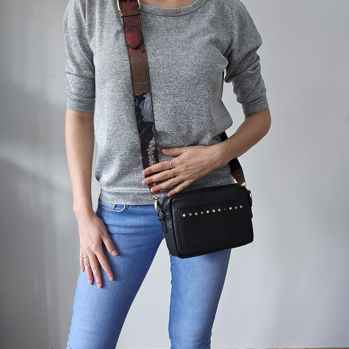 Dámska kožená kabelka čierna Lovella