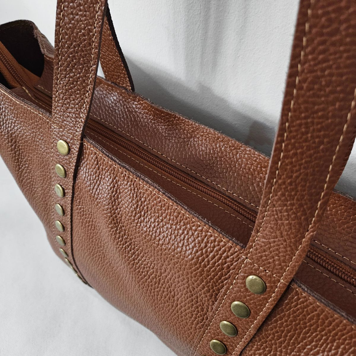 Hnedá kožená kabelka na rameno BLAIRE