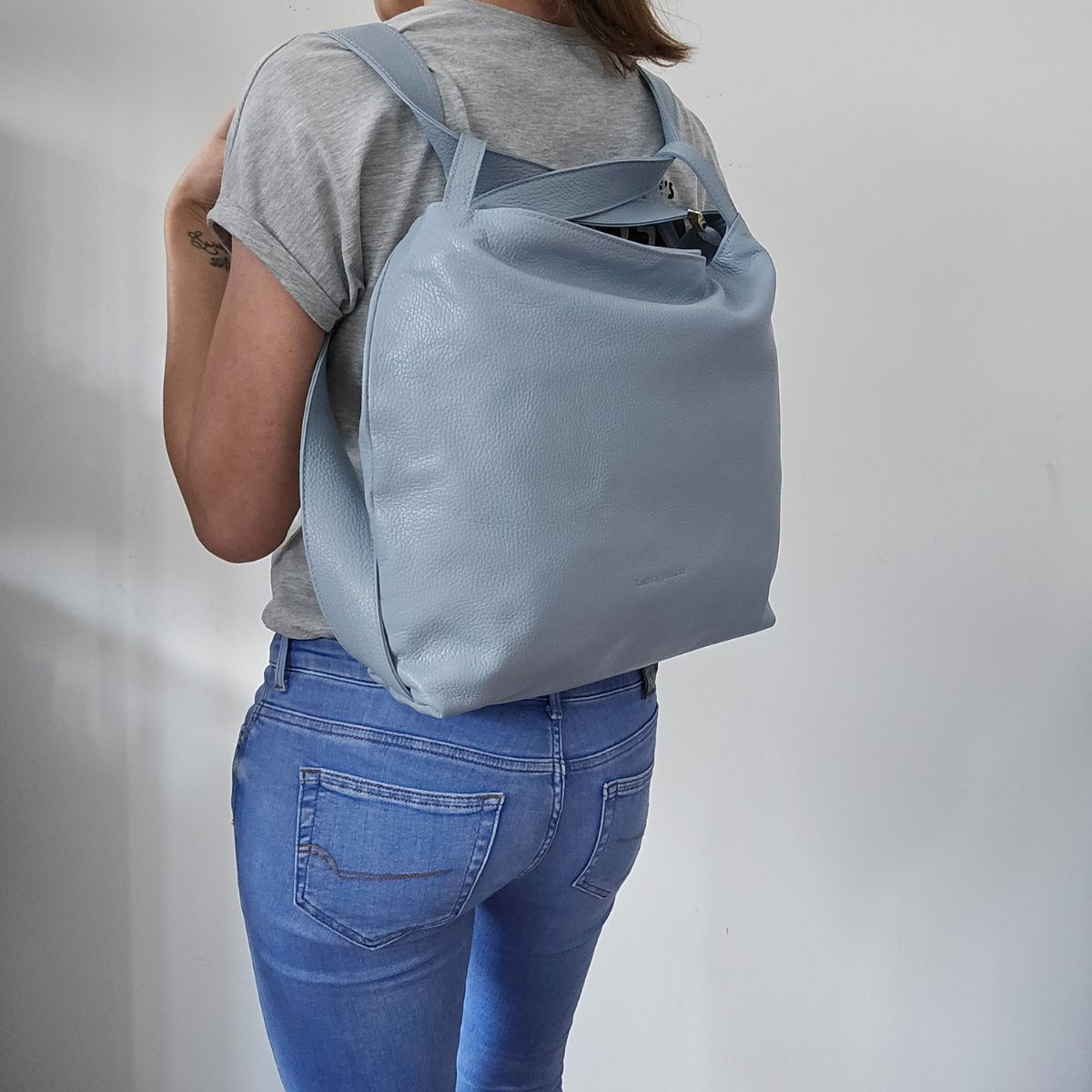 Dámska kožená kabelka svetlomodrá VALERY