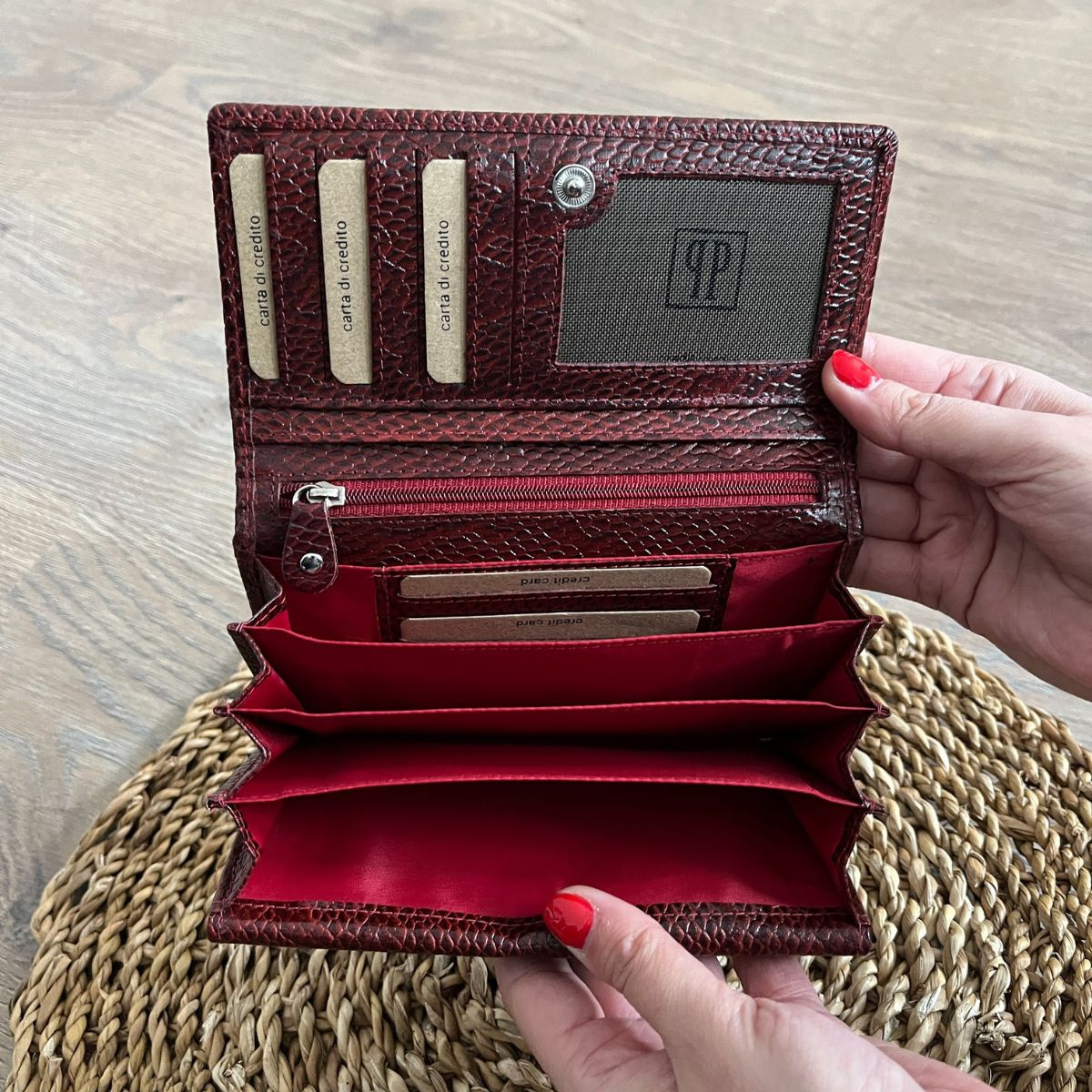 Červená kožená dámska peňaženka Paolo Peruzzi