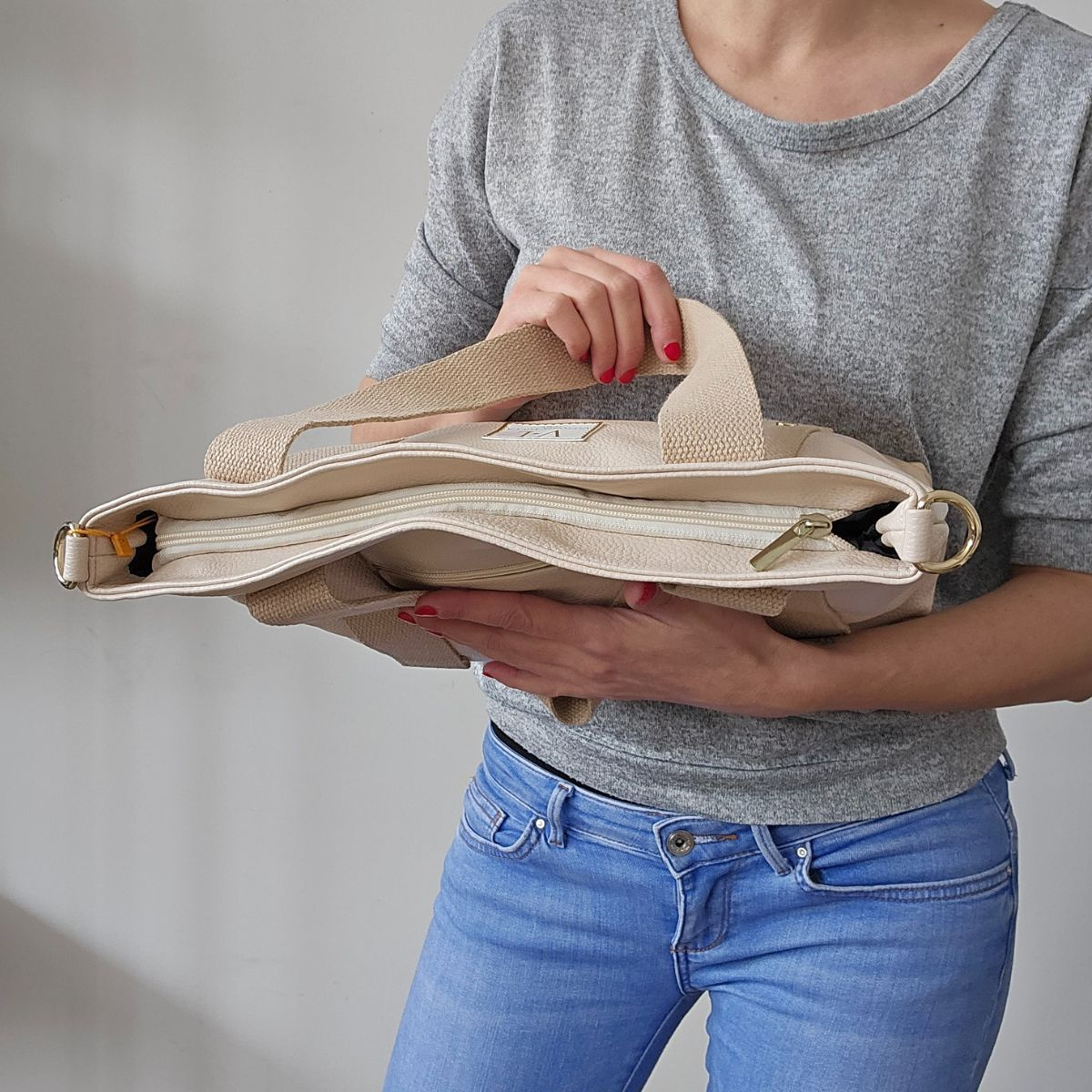 Dámska béžová kabelka FRANCESCA