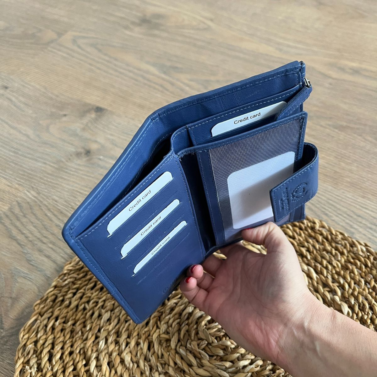 Dámska kožená peňaženka tmavomodrá DESIRE