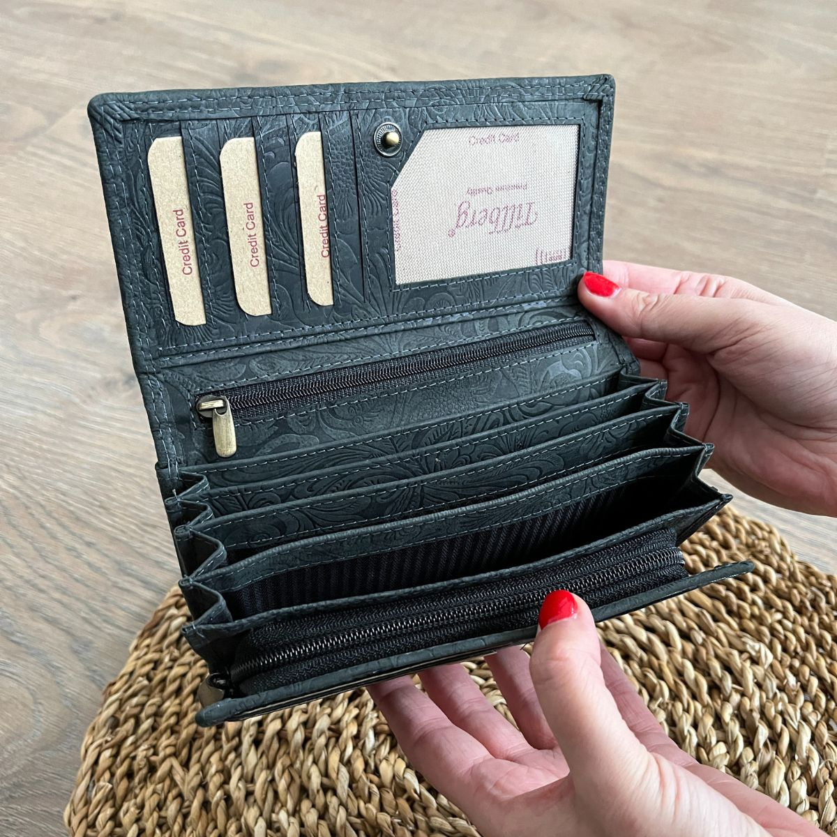 Dámska kožená peňaženka čierna KALEA