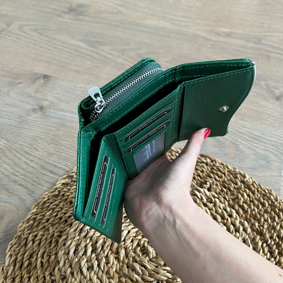 Dámska kožená peňaženka zelená LAURA