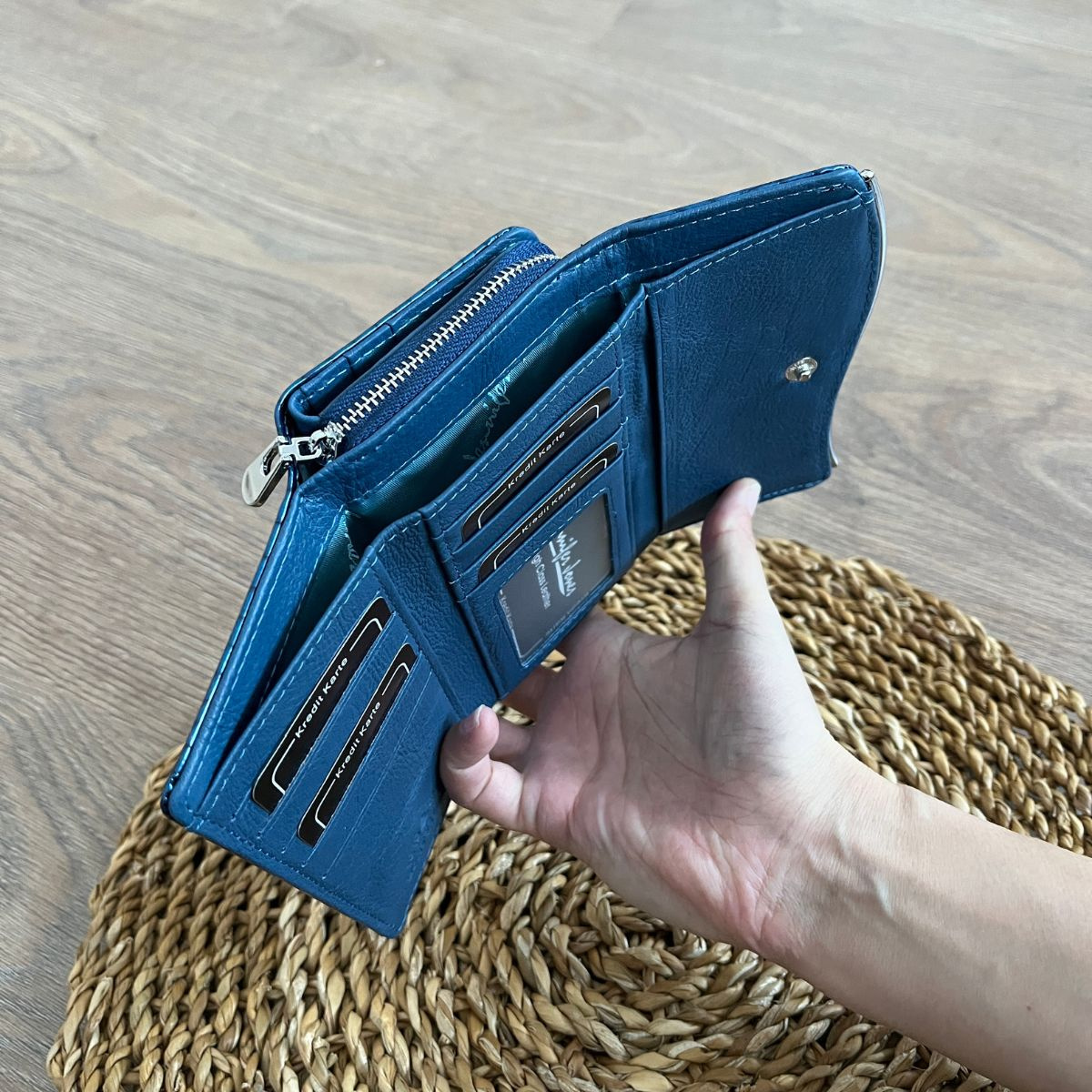 Dámska kožená peňaženka modrá LAURA